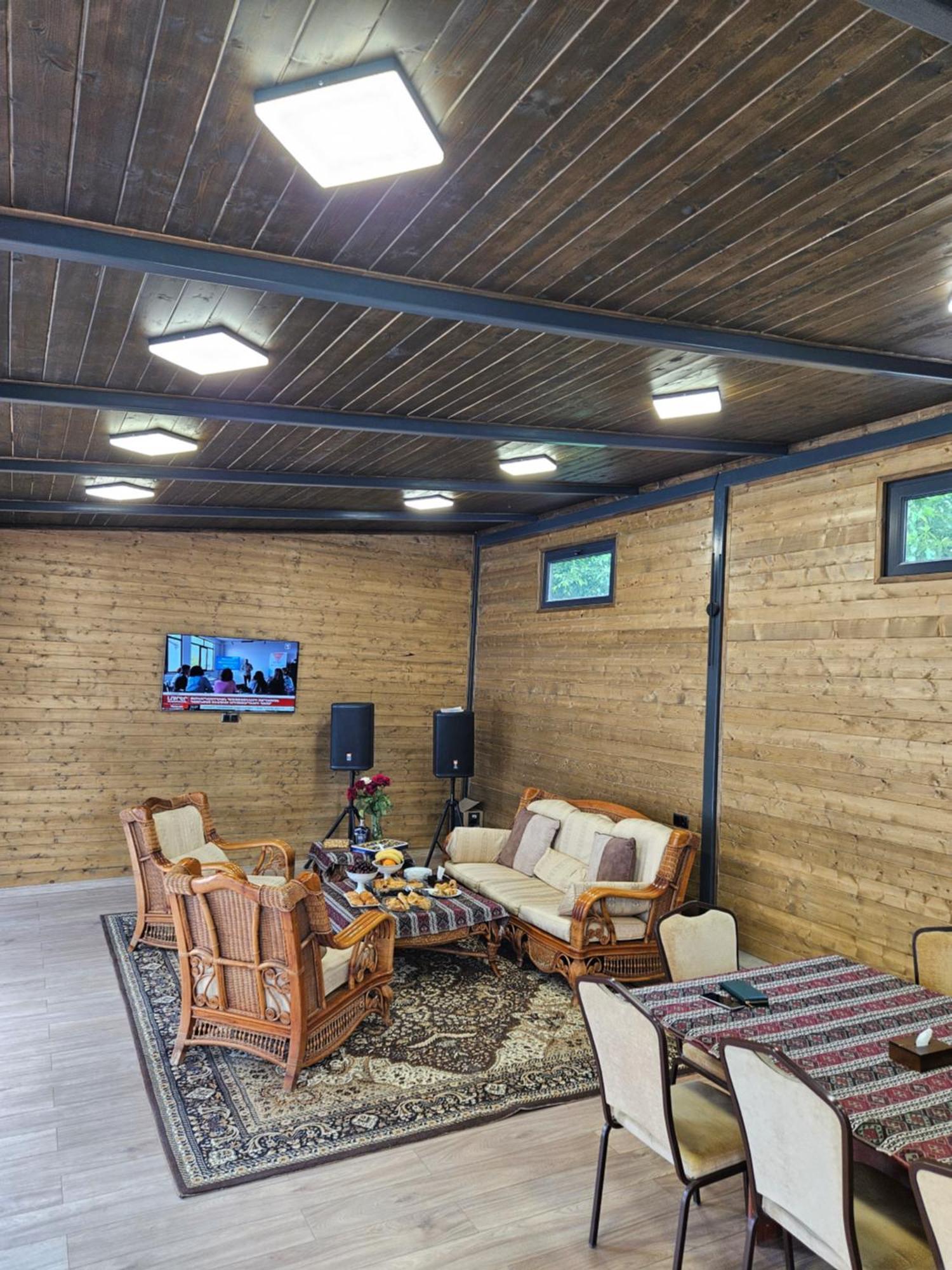 Eridana Hotel Jerevan Exteriör bild
