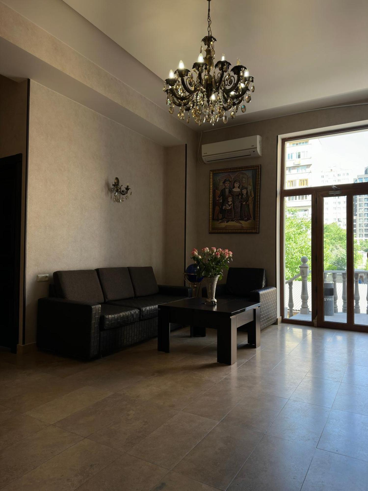 Eridana Hotel Jerevan Exteriör bild