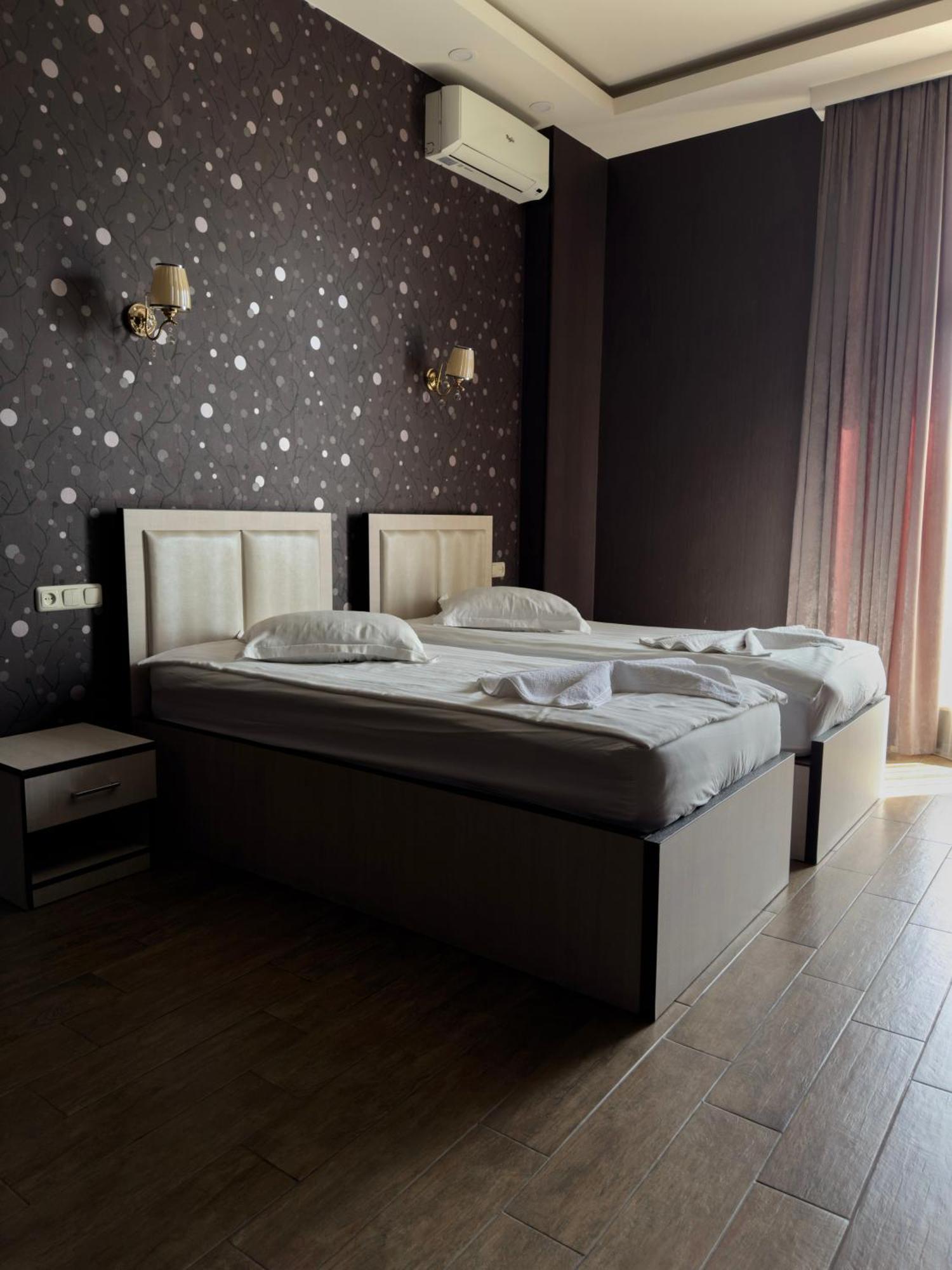 Eridana Hotel Jerevan Exteriör bild