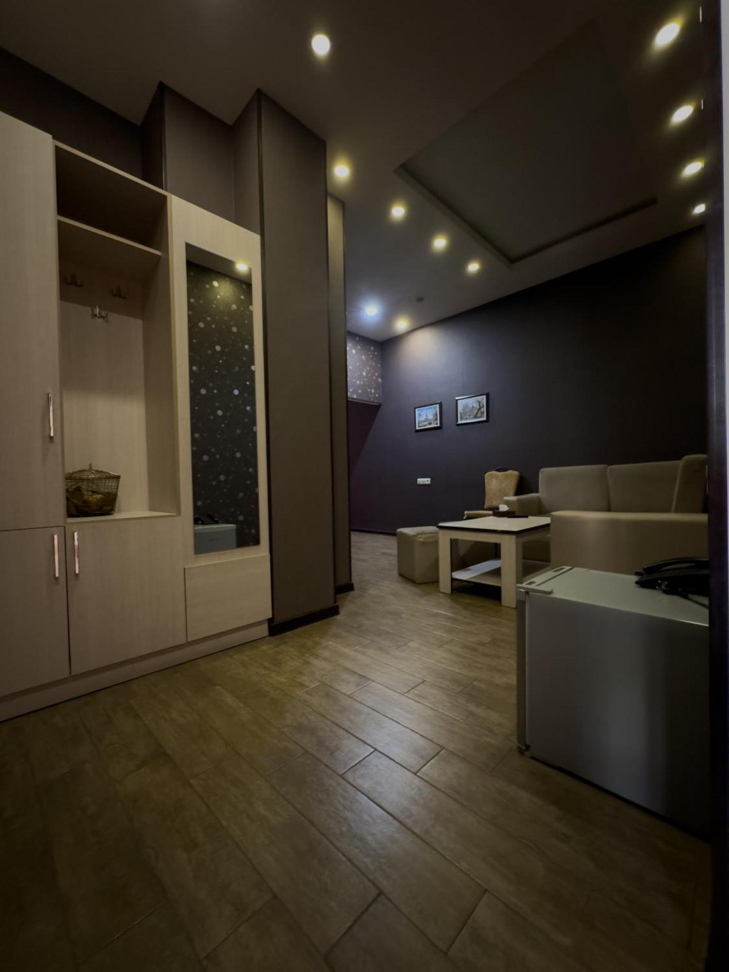 Eridana Hotel Jerevan Exteriör bild