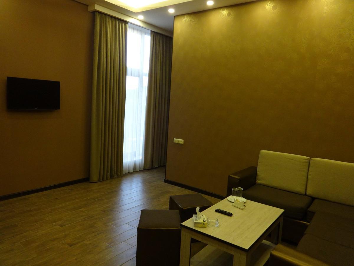 Eridana Hotel Jerevan Exteriör bild